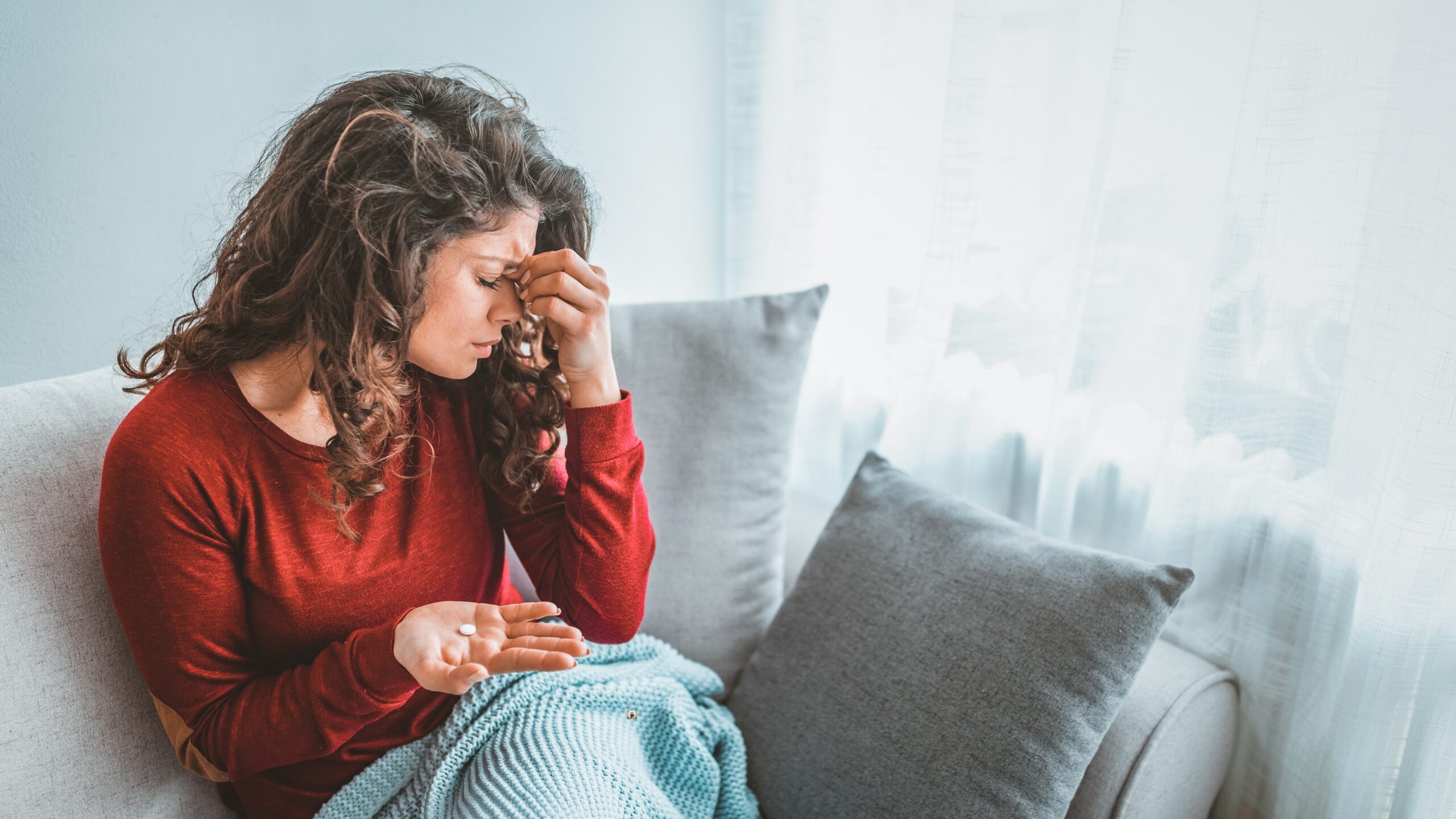 Migrena: cauze, simptome si cand e recomandat sa consulti un neurolog